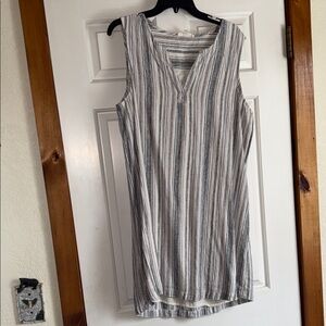 beachlunchlounge Gray and White Striped Tunic